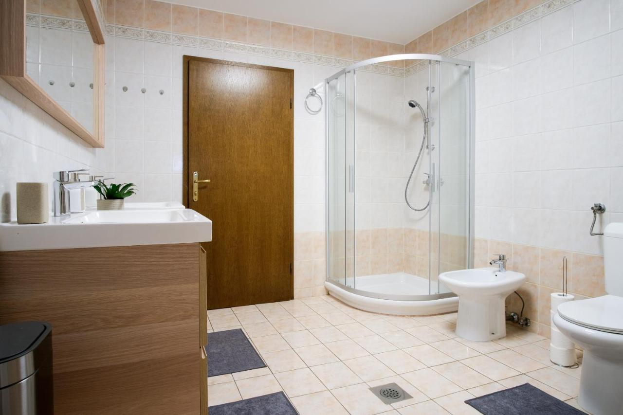 M16 Spacious And Bright Apartment Любляна Екстериор снимка