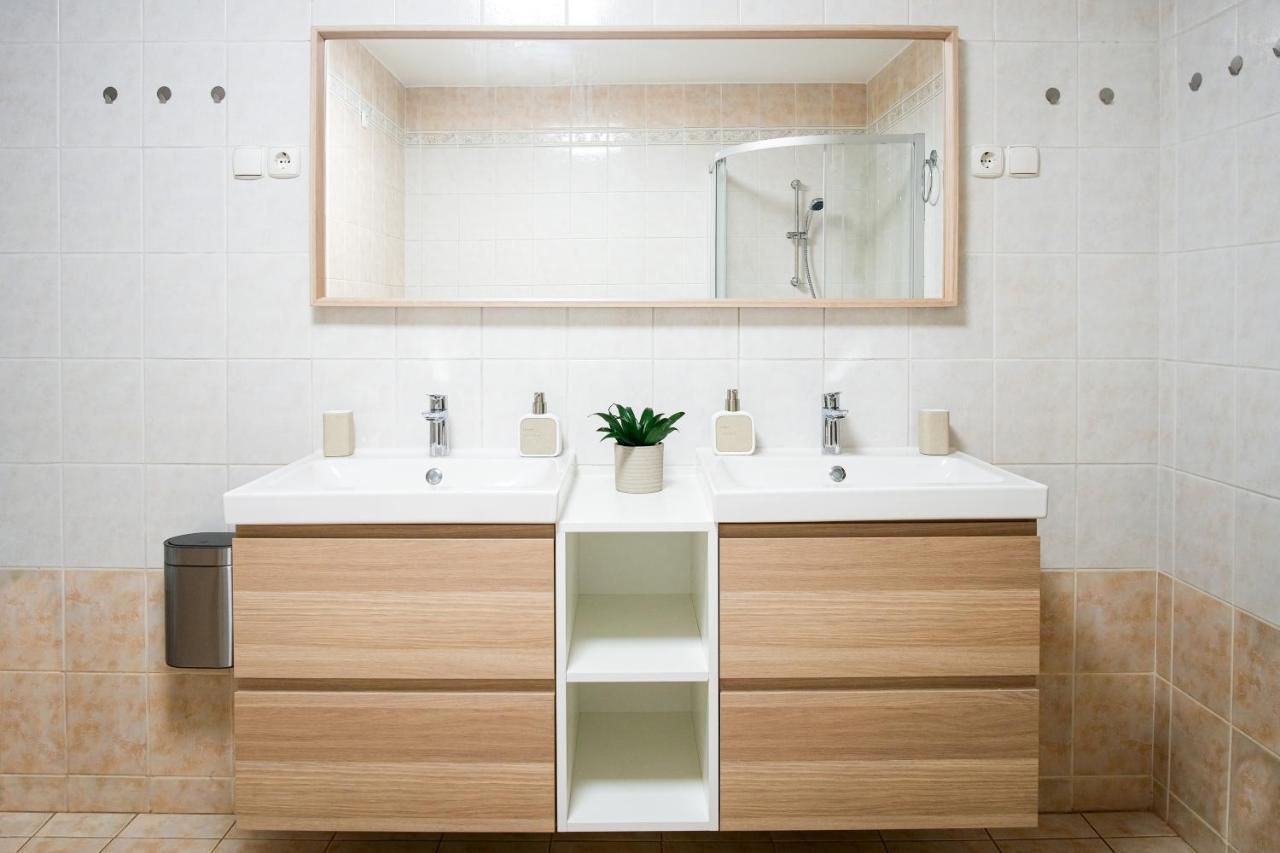 M16 Spacious And Bright Apartment Любляна Екстериор снимка